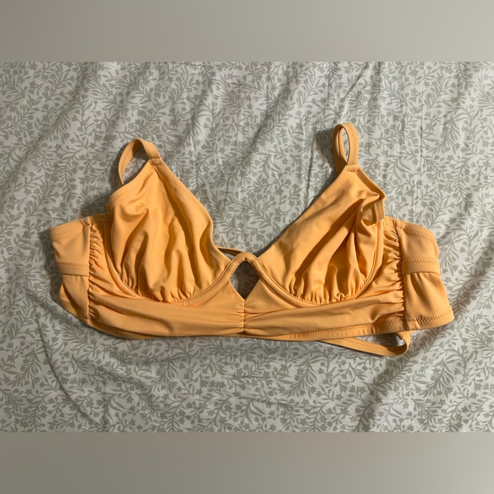 Shade and Shore Women’s Light Orange Underwire Tie Keyhole Bikini Top Size 38D - Picture 2 of 5